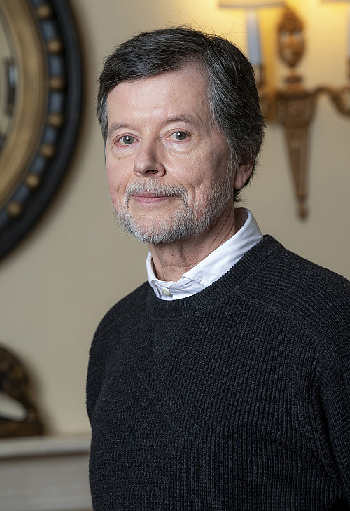 Headshot of Ken Burns