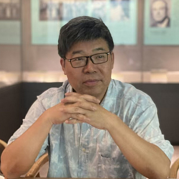 Photo of Prof Cao