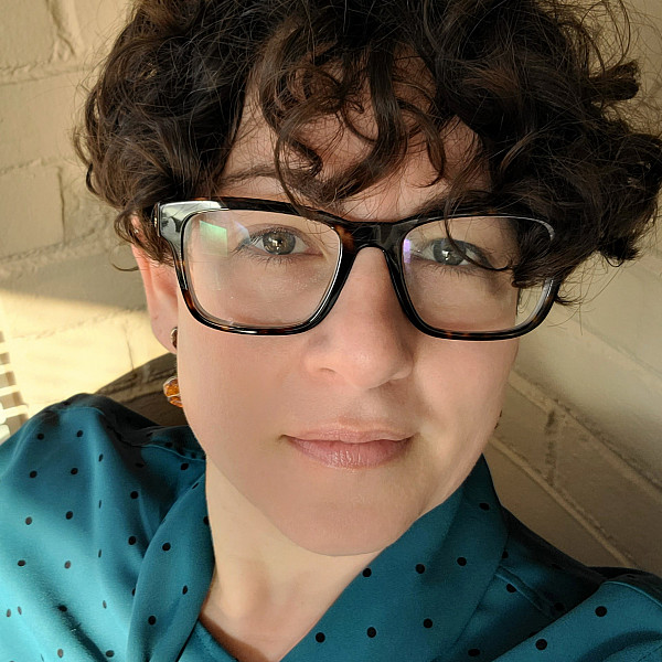 Jenny Davis Headshot